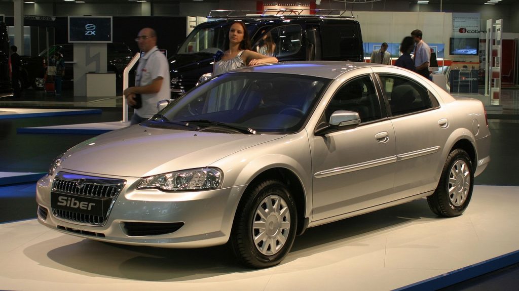 Volga Siber: o Chrysler que virou russo